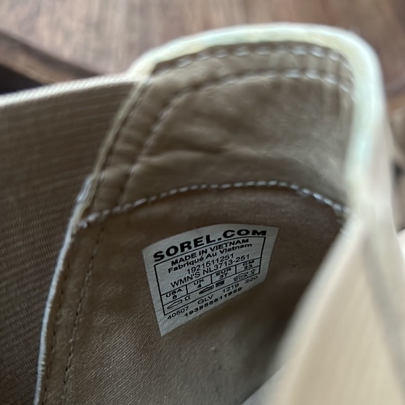 Sorel Cate Chelsea Boots - Picture 7 of 9